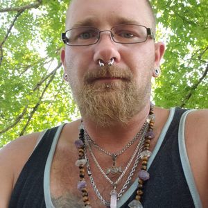 Meet your Posher, Amichael